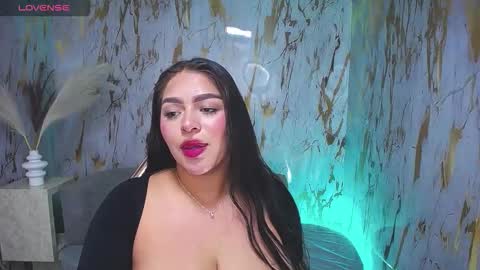 Snapshot of dayan_v_ chatting on December 3, 8:07 pm Hi Stream 1500 to 2100 online show from December 3, 8:07 pm