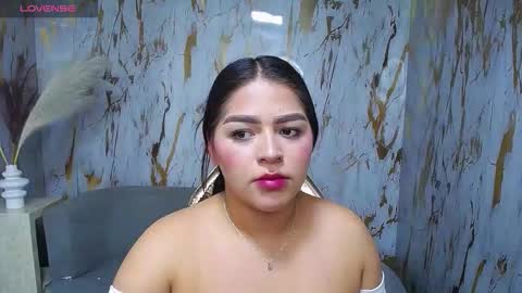 Snapshot of dayan_v_ chatting on December 4, 8:17 pm Hi Stream 1500 to 2100 online show from December 4, 8:17 pm