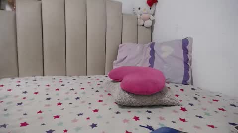 instagram  catherin dayana reina online show from March 5, 3:19 pm