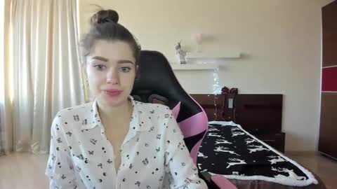 dazdrasmigdasue online show from January 13, 8:15 am