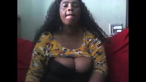 Snapshot of ddboobsnipples chatting on December 8, 12:52 pm ddboobsnipples online show from December 8, 12:52 pm