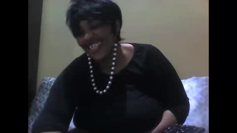 Snapshot of ddboobsnipples chatting on November 14, 5:11 pm ddboobsnipples online show from November 14, 5:11 pm