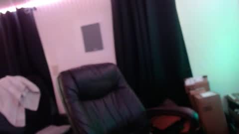 deaconoddeye online show from December 18, 2:12 pm