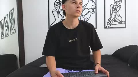 Andres online show from February 23, 6:34 pm