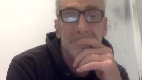 Snapshot of deanofflove221000 chatting on November 9, 11:25 pm deanofflove221000 online show from November 9, 11:25 pm