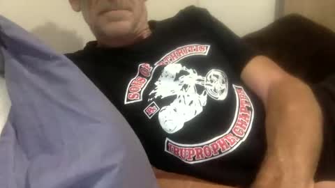 Snapshot of deanofflove221000 chatting on November 18, 6:34 pm deanofflove221000 online show from November 18, 6:34 pm