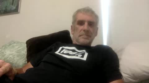 Snapshot of deanofflove221000 chatting on November 23, 6:24 am deanofflove221000 online show from November 23, 6:24 am