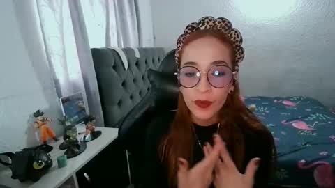 Snapshot of dear_juliet chatting on November 4, 9:36 pm Juliet online show from November 4, 9:36 pm