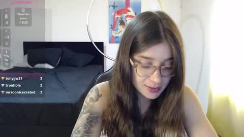 Snapshot of dearlilith6666 chatting on February 13, 2:42 pm dearlilith6666 online show from February 13, 2:42 pm