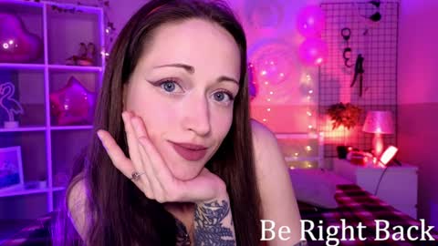 Snapshot of debbie_hanter chatting on December 5, 8:00 am debbie_hanter online show from December 5, 8:00 am