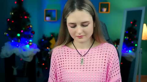 Snapshot of deboralarson chatting on December 17, 8:12 am Debora online show from December 17, 8:12 am