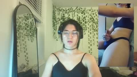 Snapshot of deciduousdoll chatting on October 26, 6:08 am deciduousdoll online show from October 26, 6:08 am