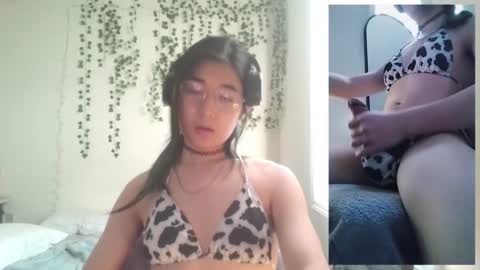 deciduousdoll online show from December 3, 9:02 pm