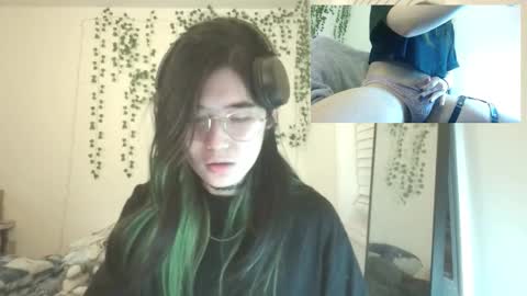 deciduousdoll online show from January 17, 5:23 am