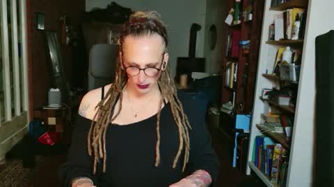 Deeliah online show from October 25, 1:02 am