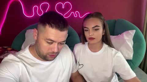 Snapshot of deeplookscouple chatting on September 18, 11:12 am deeplookscouple online show from September 18, 11:12 am