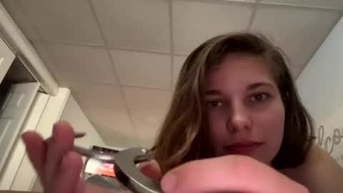 deepthroatqueen33 online show from October 23, 12:59 pm