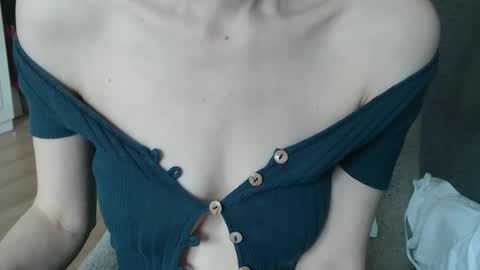 Snapshot of deessedivine chatting on September 10, 12:49 pm KamiDevi online show from September 10, 12:49 pm