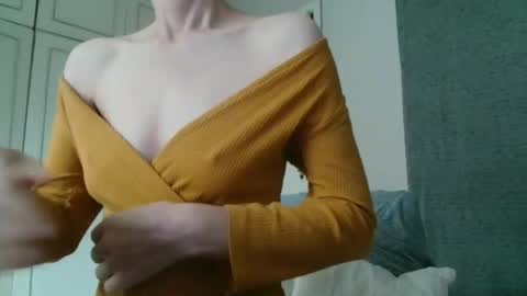 Snapshot of deessedivine chatting on September 25, 1:48 pm KamiDevi online show from September 25, 1:48 pm