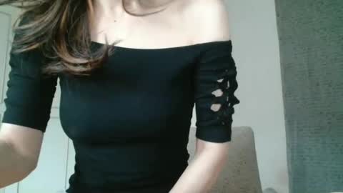 Snapshot of deessedivine chatting on December 14, 2:11 pm KamiDevi online show from December 14, 2:11 pm