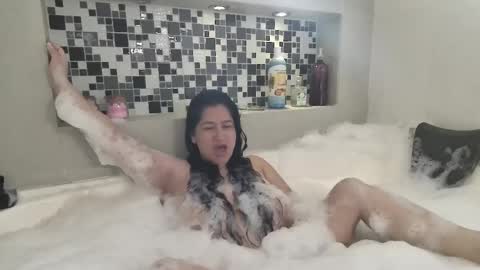 Snapshot of deesseluxure_ chatting on February 9, 1:56 pm Andre online show from February 9, 1:56 pm