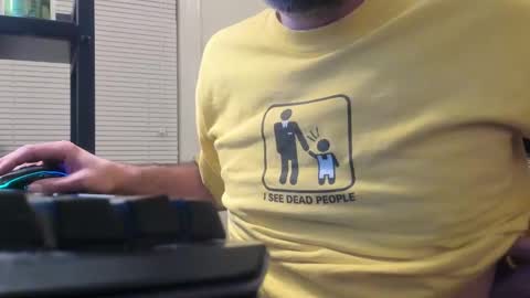 Snapshot of deeznutz343 chatting on December 6, 4:03 am Deez Nutz online show from December 6, 4:03 am