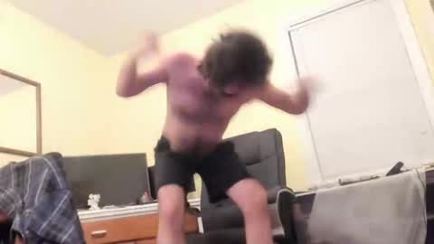 Snapshot of deeznutz343 chatting on December 28, 11:30 am Deez Nutz online show from December 28, 11:30 am