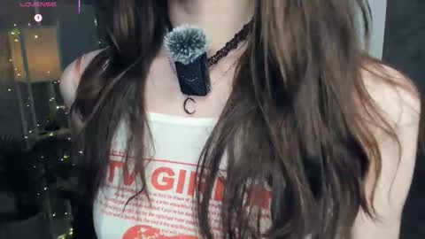 Snapshot of defeded_lovee chatting on December 14, 7:51 pm Amy online show from December 14, 7:51 pm