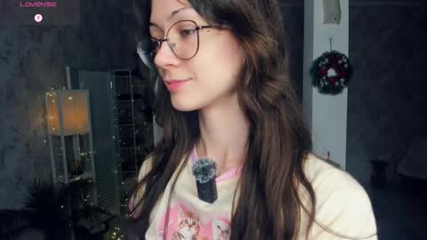 Snapshot of defeded_lovee chatting on December 18, 7:20 pm Amy online show from December 18, 7:20 pm