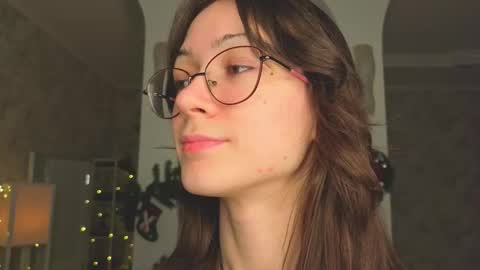 Snapshot of defeded_lovee chatting on January 11, 7:19 pm Amy online show from January 11, 7:19 pm