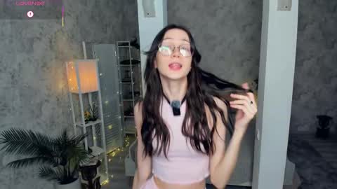 Snapshot of defeded_lovee chatting on February 18, 8:16 pm Amy online show from February 18, 8:16 pm