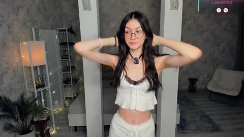 Snapshot of defeded_lovee chatting on February 26, 8:52 pm Amy online show from February 26, 8:52 pm