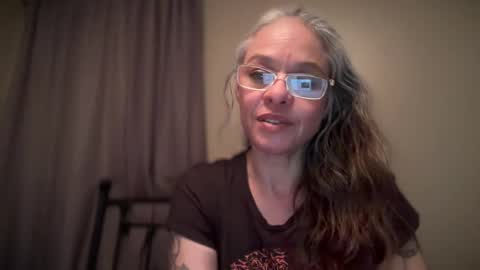 Snapshot of degeneratesaint chatting on January 12, 7:43 am Tori online show from January 12, 7:43 am