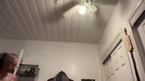 Snapshot of degeneratesaint chatting on November 5, 1:49 am Tori online show from November 5, 1:49 am