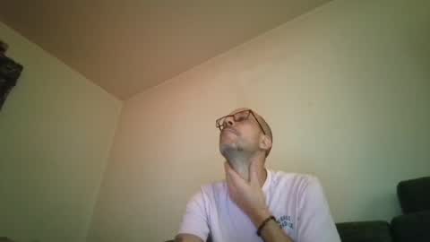 Snapshot of degrandis chatting on November 2, 2:08 pm Luka Magic online show from November 2, 2:08 pm