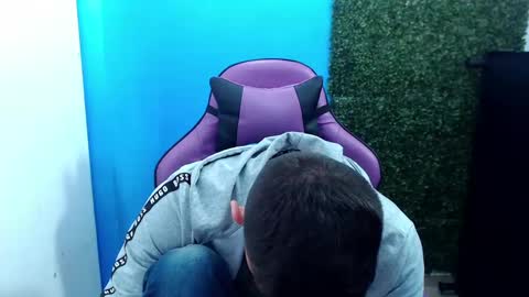 Snapshot of deiby_baby chatting on December 4, 1:47 am DEIBY online show from December 4, 1:47 am