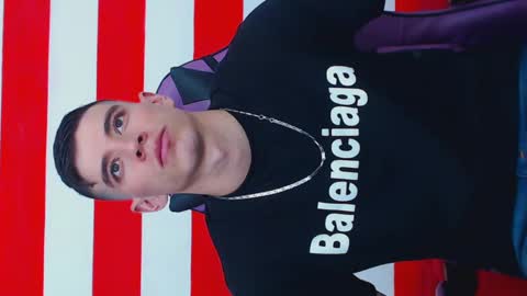 Snapshot of deiby_baby chatting on December 4, 11:02 pm DEIBY online show from December 4, 11:02 pm