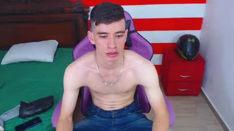 Snapshot of deiby_baby chatting on December 5, 11:51 pm DEIBY online show from December 5, 11:51 pm