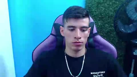 Snapshot of deiby_baby chatting on December 11, 3:35 am DEIBY online show from December 11, 3:35 am