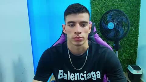 Snapshot of deiby_baby chatting on January 17, 1:36 am DEIBY online show from January 17, 1:36 am