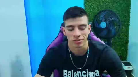 Snapshot of deiby_baby chatting on January 17, 4:39 am DEIBY online show from January 17, 4:39 am