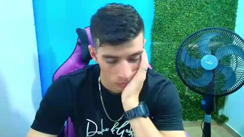 Snapshot of deiby_baby chatting on January 20, 9:11 pm DEIBY online show from January 20, 9:11 pm