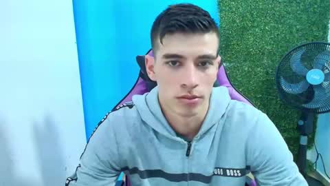 Snapshot of deiby_baby chatting on February 1, 8:37 pm DEIBY online show from February 1, 8:37 pm