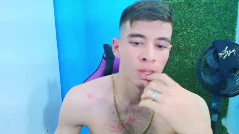 Snapshot of deiby_baby chatting on February 11, 4:55 am DEIBY online show from February 11, 4:55 am