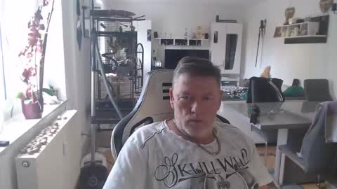 Snapshot of deinprinz2312 chatting on October 20, 12:38 pm deinprinz2312 online show from October 20, 12:38 pm