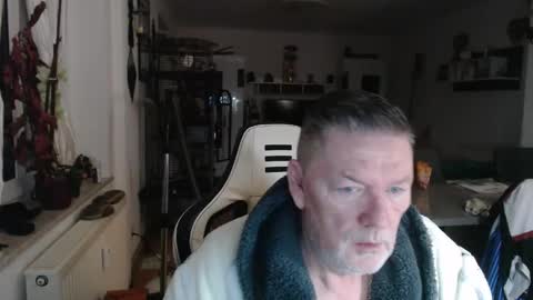 deinprinz2312 online show from February 4, 6:30 am