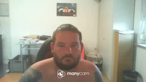 Snapshot of deinspielzeug87 chatting on November 3, 10:16 am deinspielzeug87 online show from November 3, 10:16 am