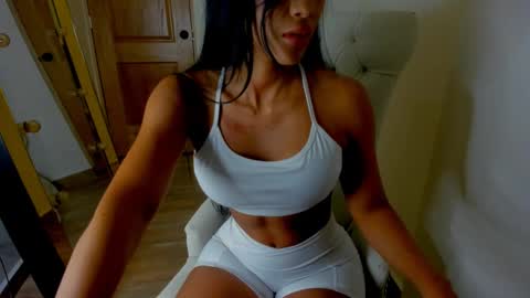 deisymadrid online show from December 27, 11:53 pm