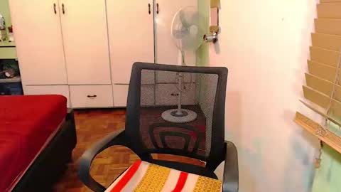 Mercedes online show from December 8, 9:02 am