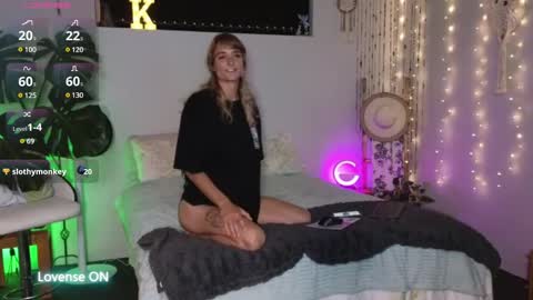 Kitty online show from December 3, 6:17 pm